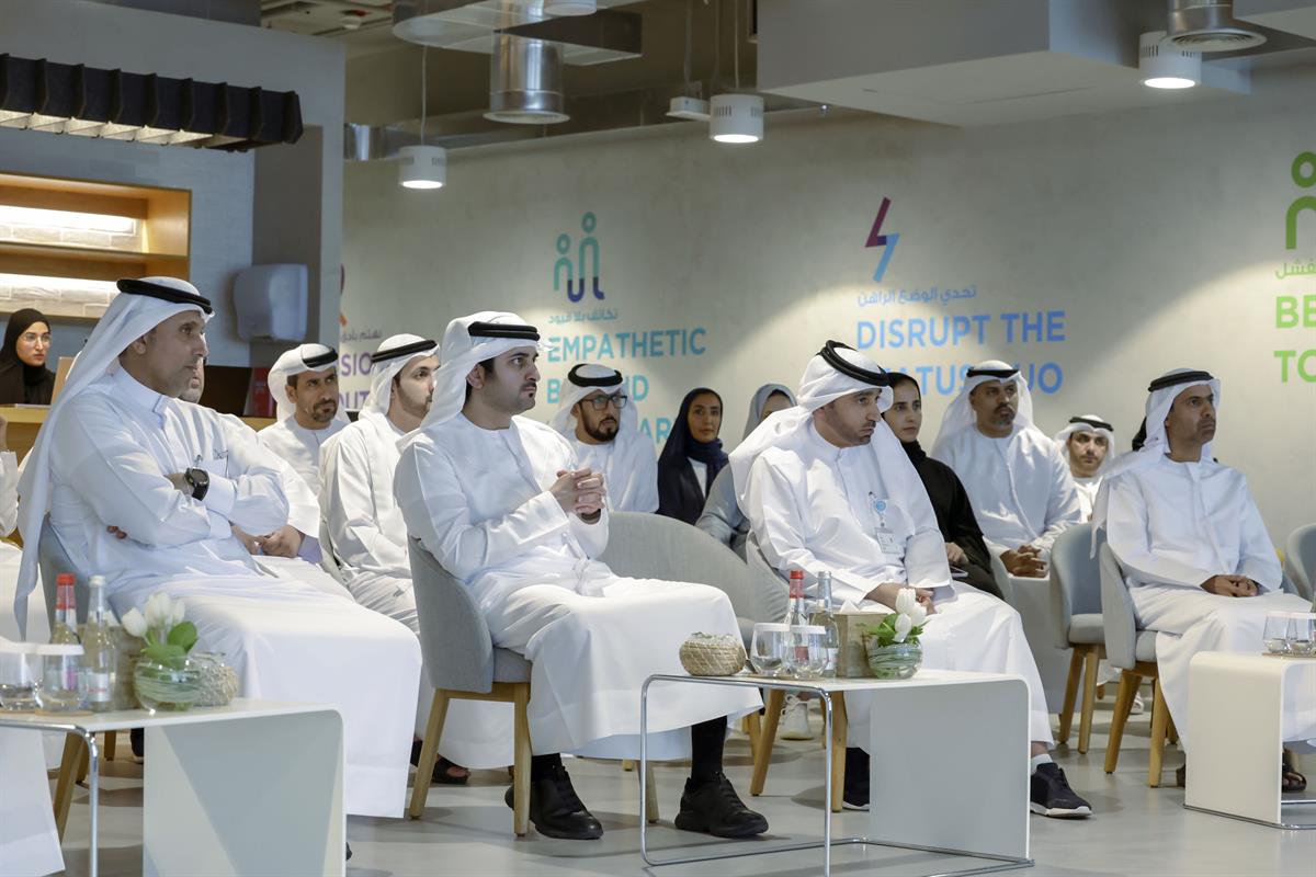 Maktoum bin Mohammed visits Digital Dubai Authority